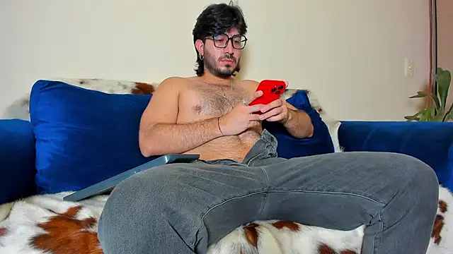 Snapshot of Ackerman_Eren_ chatting on January 27, 5:58 pm Ackerman Eren  online show from January 27, 5:58 pm