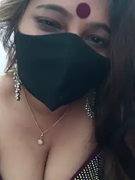 Snapshot of BongQueen9 chatting on February 3, 10:15 pm BongQueen9 online show from February 3, 10:15 pm