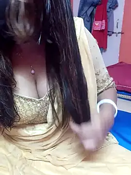 Snapshot of BongQueen9 chatting on February 18, 6:20 am BongQueen9 online show from February 18, 6:20 am