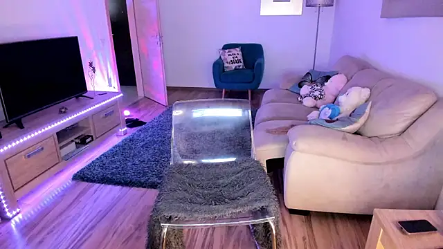 kylieety online show from June 15, 7:32 am