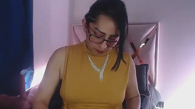 Snapshot of Andrea_Sexx_ chatting on February 6, 8:34 pm Andrea Sexx  online show from February 6, 8:34 pm