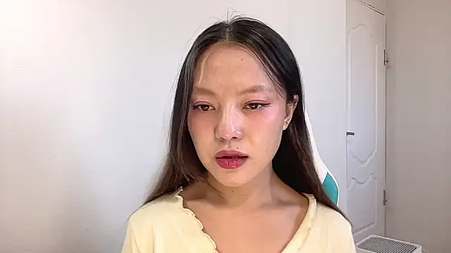 Risalynn online show from December 25, 3:50 am