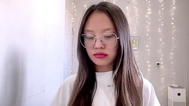 Risalynn online show from March 8, 8:00 am