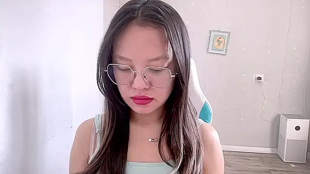 Risalynn online show from March 17, 2:08 am