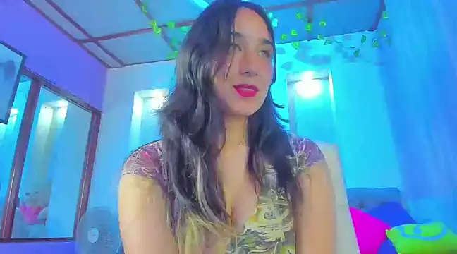 Snapshot of juliieta_love chatting on February 10, 11:02 pm juliieta love online show from February 10, 11:02 pm