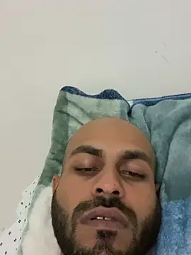 islandvybee55 online show from December 11, 3:24 am