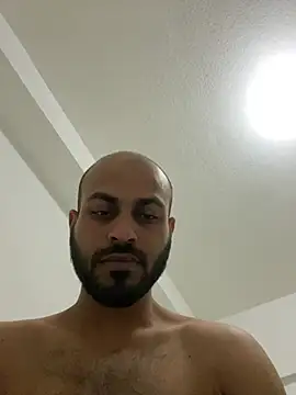 islandvybee55 online show from December 30, 1:37 am