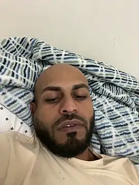 islandvybee55 online show from February 15, 6:44 am