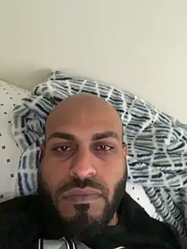 islandvybee55 online show from February 16, 7:49 pm