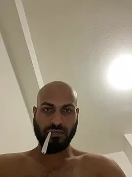 islandvybee55 online show from March 1, 2:59 am