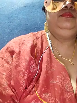 Snapshot of tamilthanushri chatting on February 19, 6:21 pm tamilthanushri online show from February 19, 6:21 pm