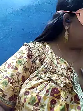 Snapshot of tamilthanushri chatting on February 21, 4:48 pm tamilthanushri online show from February 21, 4:48 pm