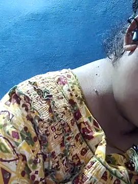 Snapshot of tamilthanushri chatting on March 15, 10:24 am tamilthanushri online show from March 15, 10:24 am