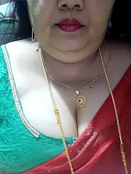 Snapshot of tamilthanushri chatting on October 4, 10:46 am tamilthanushri online show from October 4, 10:46 am