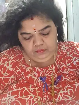 Snapshot of tamilthanushri chatting on April 28, 11:04 am tamilthanushri online show from April 28, 11:04 am