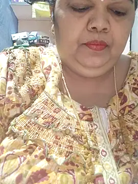 Snapshot of tamilthanushri chatting on May 12, 8:00 am tamilthanushri online show from May 12, 8:00 am
