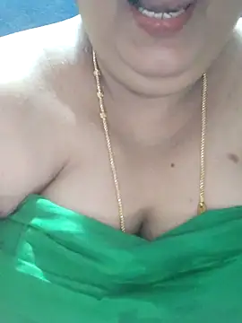 Snapshot of tamilthanushri chatting on May 14, 6:26 pm tamilthanushri online show from May 14, 6:26 pm