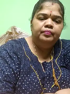 Snapshot of tamilthanushri chatting on June 23, 1:25 am tamilthanushri online show from June 23, 1:25 am