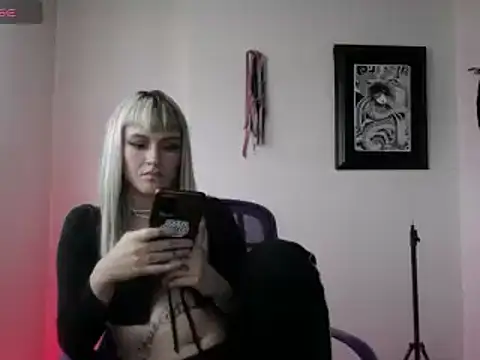 kim jeins11 online show from March 7, 8:22 pm