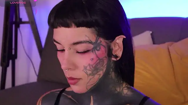 Snapshot of FairyFlexxxx chatting on February 2, 9:46 pm FairyFlexxxx online show from February 2, 9:46 pm