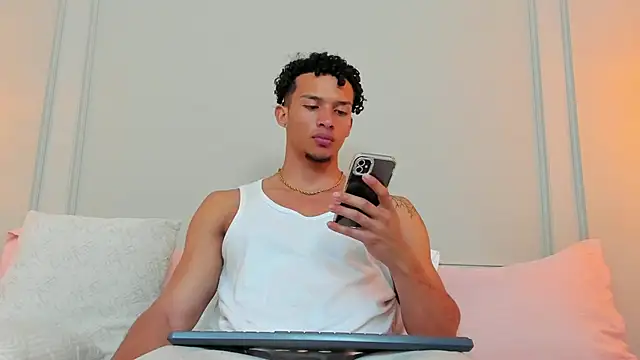 Dominick star online show from January 11, 3:13 am