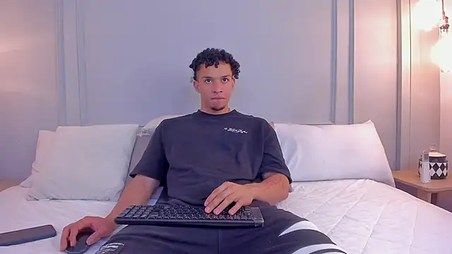 Dominick star online show from December 4, 4:33 am