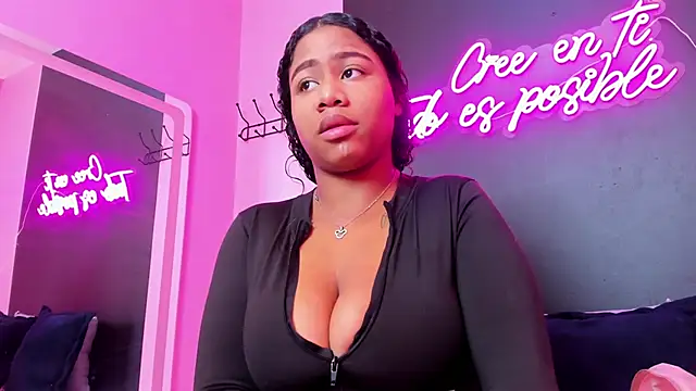 Sofi Fox  online show from March 4, 1:17 pm