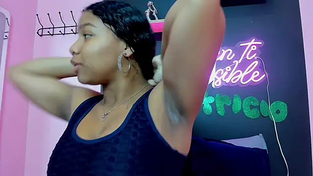 Sofi Fox  online show from March 15, 1:07 pm