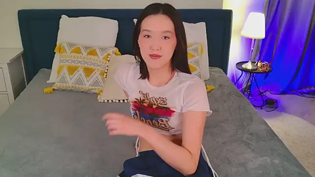 Snapshot of CarrieAmber chatting on May 9, 2:00 pm CarrieAmber online show from May 9, 2:00 pm