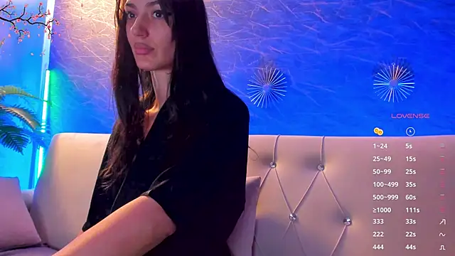 Snapshot of moona_ray chatting on June 5, 6:35 pm moona ray online show from June 5, 6:35 pm