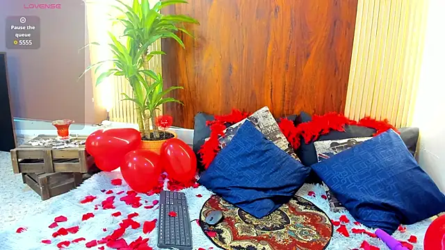 Snapshot of VickyJohnson1 chatting on February 14, 8:37 pm VickyJohnson1 online show from February 14, 8:37 pm