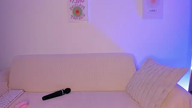 Snapshot of sensualhaven_ chatting on September 21, 12:23 am sensualhaven  online show from September 21, 12:23 am