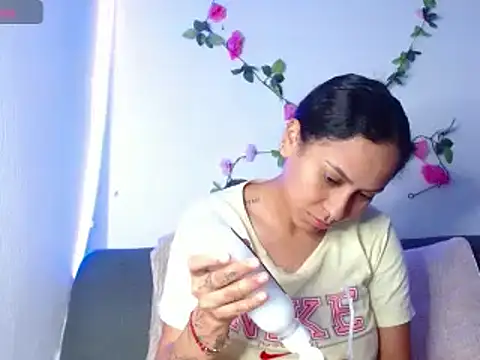 Cereza horny online show from December 4, 5:05 am