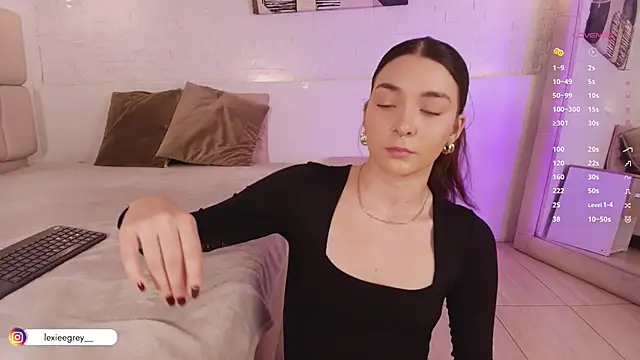 lexiee grey  online show from March 5, 12:44 pm