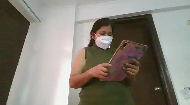 cutiecatty21 online show from December 4, 8:45 am