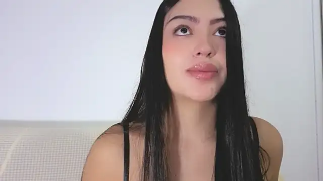 Snapshot of Sweet-Sophiee chatting on March 16, 4:40 am Sweet-Sophiee online show from March 16, 4:40 am