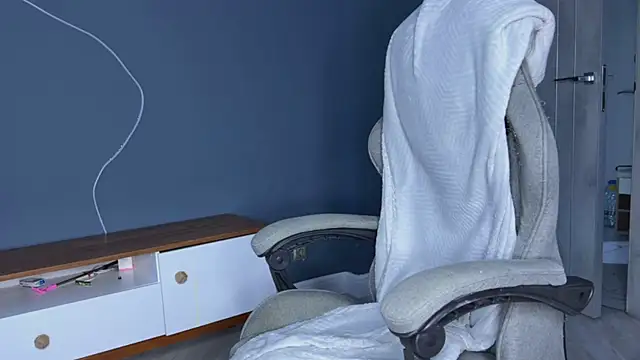 Snapshot of alyx_garden chatting on January 18, 12:04 pm alyx garden online show from January 18, 12:04 pm