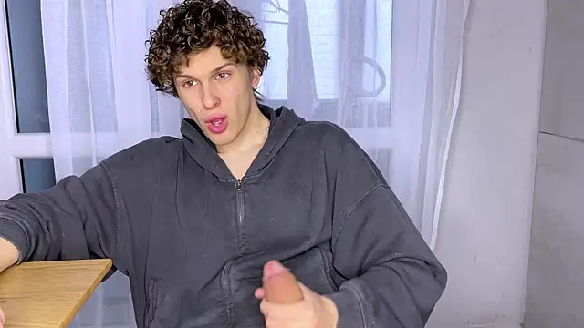 alyx garden online show from April 4, 8:56 am