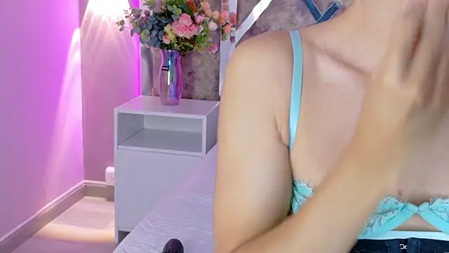 MaxiRogers online show from December 22, 11:29 am