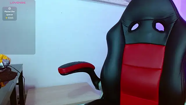 violletha online show from December 18, 12:33 pm