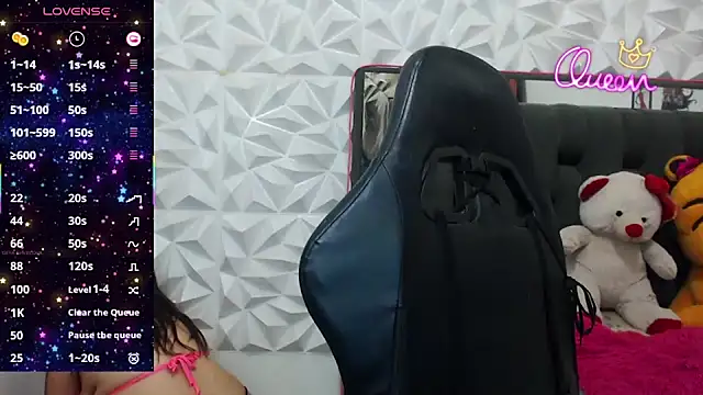 Snapshot of Allie_Vergara chatting on June 28, 3:45 am Allie Vergara online show from June 28, 3:45 am
