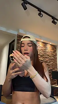 carolynnetrujillo online show from April 13, 1:55 am