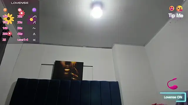 Snapshot of Angela_saenx2 chatting on January 19, 2:47 am Angela saenx2 online show from January 19, 2:47 am