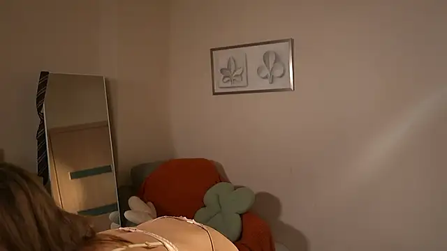 EnchantedIvy online show from March 15, 8:37 pm