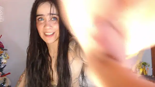 Snapshot of Kimandyuk chatting on December 19, 1:39 am Kimandyuk online show from December 19, 1:39 am