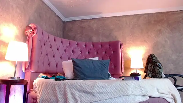 GabyPetit online show from February 3, 8:03 pm