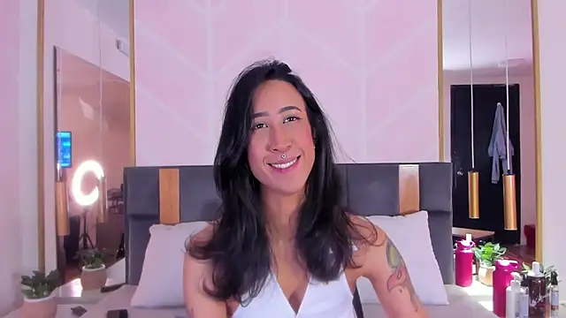 GabyPetit online show from November 9, 2:15 pm