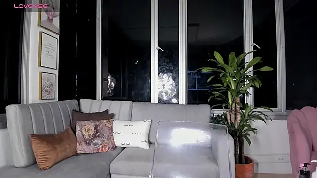 Megan Lim online show from February 9, 10:42 am