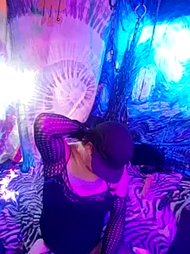 Boo-boo kittyfux online show from December 11, 1:49 pm