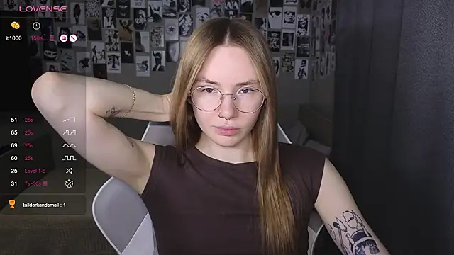 littlevildevil online show from March 14, 10:32 am